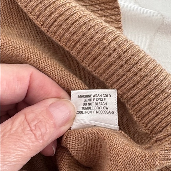 Woman’s Dress Barn Tan/Brown Crew Neck Long Sleeve Sweater. 20% Viscose. Size XL - Picture 9 of 12